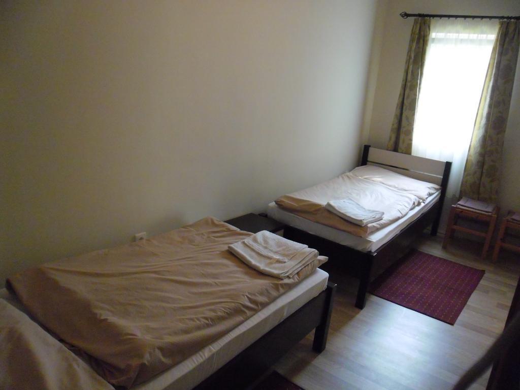 Hotel Family Balatonfoldvar Ruang foto