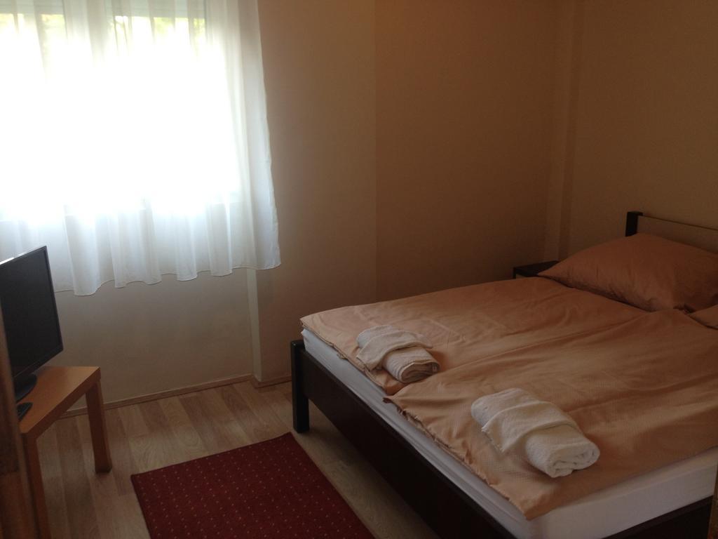 Hotel Family Balatonfoldvar Ruang foto