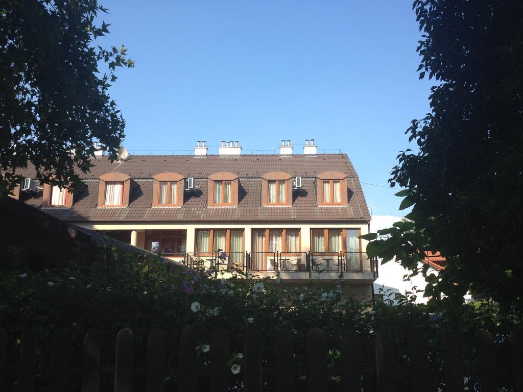 Hotel Family Balatonfoldvar Bagian luar foto