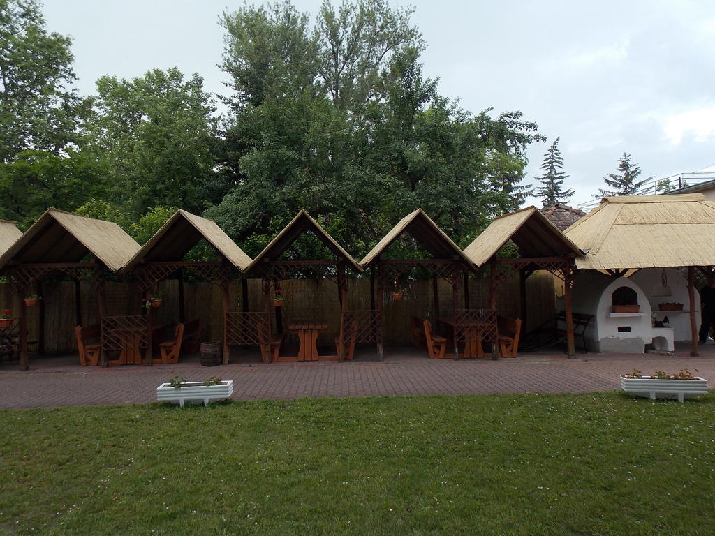 Hotel Family Balatonfoldvar Bagian luar foto