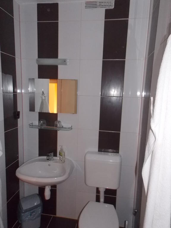 Hotel Family Balatonfoldvar Bagian luar foto