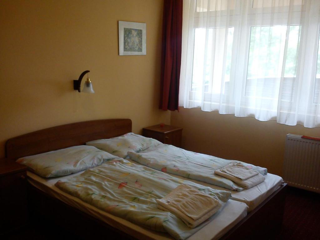 Hotel Family Balatonfoldvar Bagian luar foto