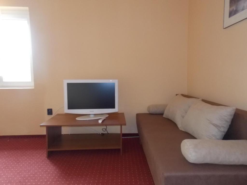 Hotel Family Balatonfoldvar Ruang foto
