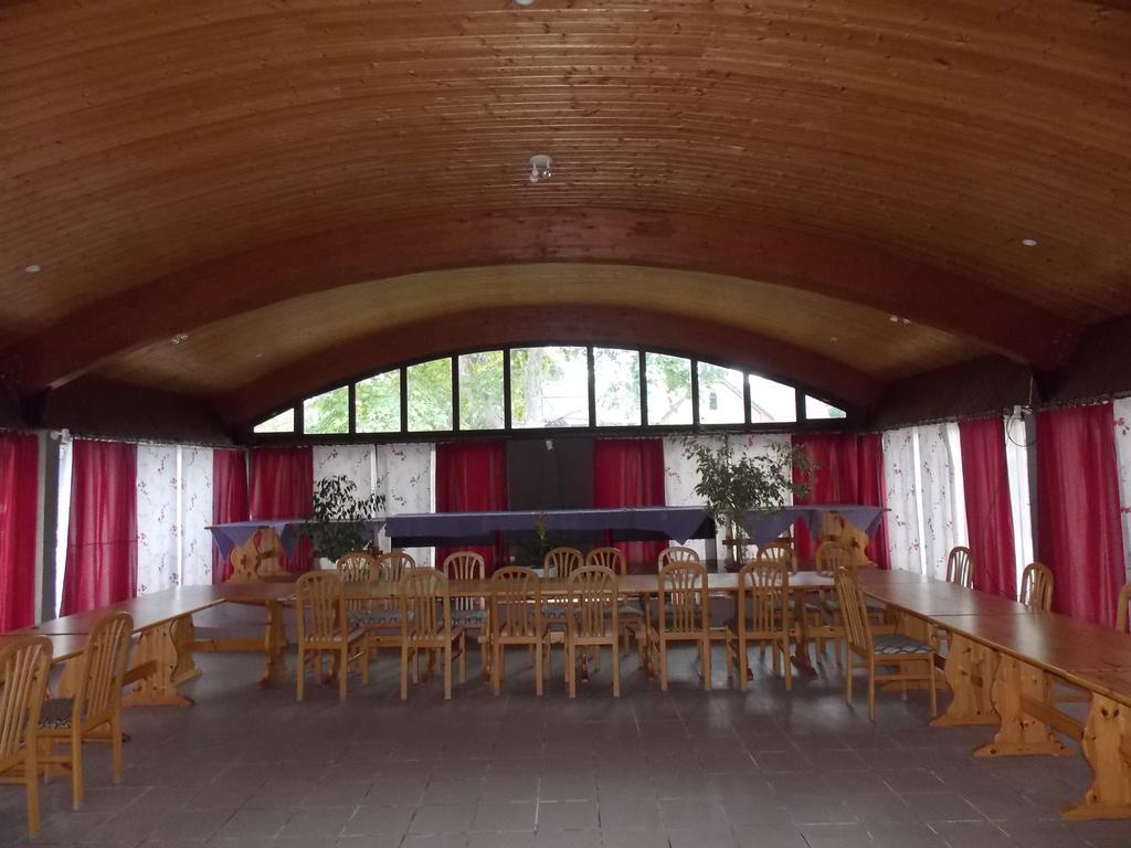 Hotel Family Balatonfoldvar Bagian luar foto